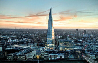 Η ήπια ισχύς του Κατάρ: Εξάγει χρήμα με κάποια ανταλλάγματα