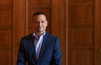 Χάρης Δούκας: Ο υποψήφιος πρόεδρος του ΠΑΣΟΚ - Κίνημα Αλλαγής μιλάει στην Athens Voice