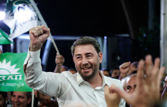 «Νέος» πρόεδρος ΠΑΣΟΚ: Η μεγάλη «κεντροαριστερά» αναβάλλεται 