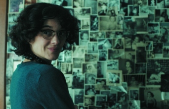 Μικρό θλιμμένο κορίτσι