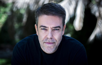 Συναντήσεις στα Εξάρχεια | Γιάννης Καλαβριανός