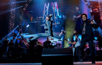 Better Man: Η ιστορία πίσω από την πρωτότυπη βιογραφική ταινία για τον Ρόμπι Γουίλιαμς, που κάνει πρεμιέρα στους ελληνικούς κινηματογράφους στις 2 Ιανουαρίου 2025.