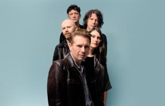 Franz Ferdinand: Ο Alex Kapranos μιλάει στην Athens Voice για το νέο τους άλμπουμ «Human Fear», την ελληνική καταγωγή του, τη μουσική και τη ζωή του.