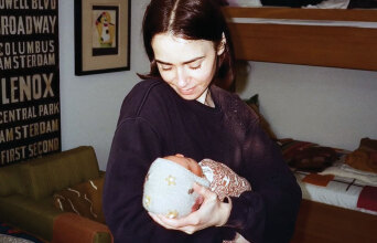 Είναι η παρένθετη μητρότητα δικαίωμα όταν δεν την υπαγορεύει η ανάγκη;