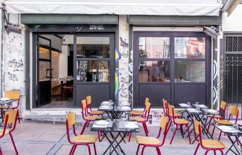 10 στάσεις για τις βόλτες σου στα Εξάρχεια