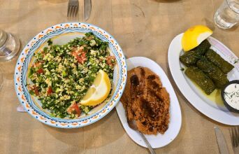 Στο Σισλί για φιστικλί κεμπάπ και άλλα ωραία της πολίτικης κουζίνας