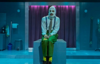 Ο «άσχημος» στο Θεατρο Βασιλάκου