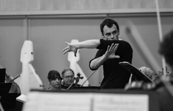 Podcast Πανικοβάλ | Μάρκελλος Χρυσικόπουλος: Λατρευτική μουσική γεμάτη φως