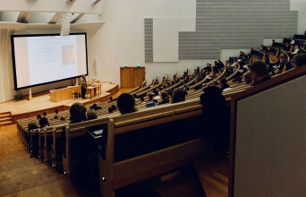 Ξένες ιδιωτικές πρωτοβουλίες στην εκπαίδευση