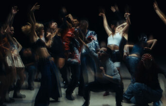 Η καμπάνια Become One της SLAPS Creative για το κλαμπ Hï Ibiza