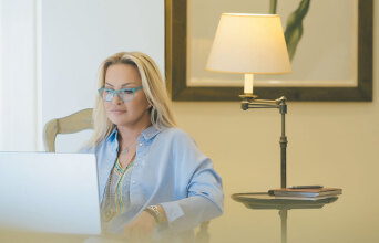 Ανακαλύψτε τη δύναμη της προσωπικής μεταμόρφωσης με τη Βίκυ Λαγοπούλου