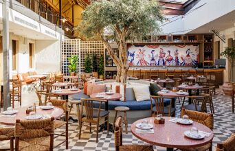 25 στέκια που κάνουν διαφορετικό το καλοκαίρι του 2025