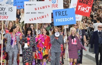 πασαρέλα με κοινωνικό μήνυμα