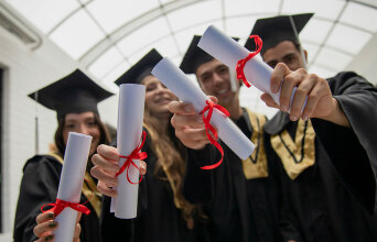 Εθνικό Απολυτήριο: Το ιερό δισκοπότηρο τnς εκπαίδευσης