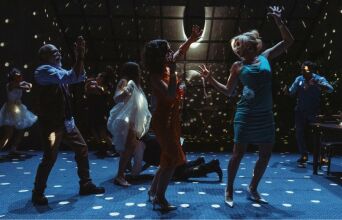 Θέατρο του Νέου Κόσμου: 6 παραστάσεις που σοκάρουν, συγκινούν και προκαλούν διάλογο με την κοινωνία