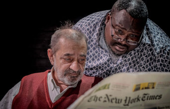 Θέατρο Επί Κολωνώ | Άσπρο Μαύρο