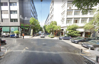 Σημερινή κατάσταση στη διασταύρωση Ιπποκράτους και Σκουφά, Αθήνα.