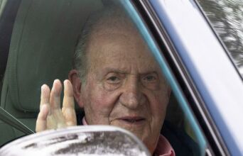 Ο Χουάν Κάρλος αποκάλυψε για πρώτη φορά πώς πυροβόλησε και σκότωσε τον μικρότερο αδελφό του όταν ήταν έφηβοι