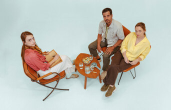 Η σκηνοθέτρια Τζέσικα Κούρτεση μιλάει στην ATHENS VOICE για το θεατρικό έργο Nevermind