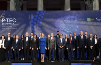 Μαύρες πλερέζες για τη στρατηγική αναβάθμιση της πατρίδας 