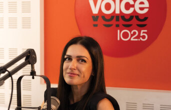 Βιολέτα Καμπουροπούλου: Το ραδιόφωνο σε σώζει από τη μέρα που ξέχασε να χαμογελάσει