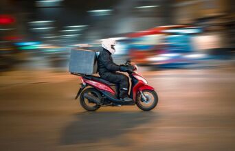 Κώστας Ν.: Ο διανομέας δεν είναι παιδί για τα θελήματα