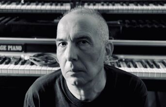 Αντώνης Λιβιεράτος: Το «Τίποτα» είναι το soundtrack των δύσκολων καιρών μας