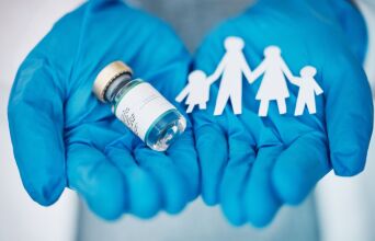 ένα φιαλίδιο εμβολίου