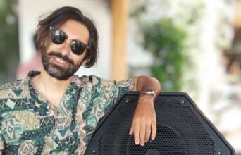 Ο DJ Ζακ Φάμελλος είναι ο άνδρας που σκοτώθηκε στο τροχαίο με τη μηχανή στη Βουλιαγμένης