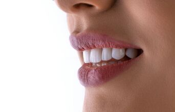 Το στόμα και η καρδιά συνδέονται: Γιατί η ουλίτιδα δεν είναι αθώα