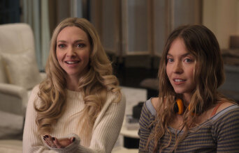 Η αγγελία: Αμάντα Σάιφριντ ή Σίντνεϊ Σουίνι;