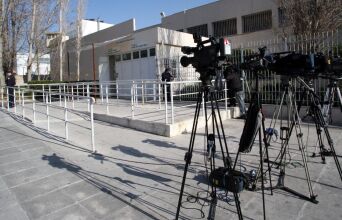 Ντοκiμαντέρ, χρηματοδότηση και κατά συρροή δολοφόνοι