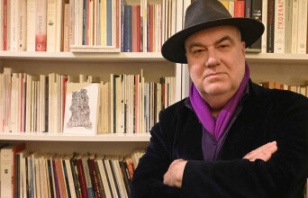 Βασίλης Χατζηϊακώβου: «Στη δεκαετία του ’80 στη Σόλωνος δεν κανονιζόταν κάτι – συνέβαινε»