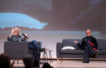 Επιστήμη Μπινάζη, Λάκης Γαβαλάς