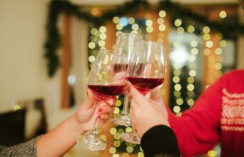 7 ετικέτες για τα γιορτινά τραπέζια που θα ταιριάξουν με τα πάντα