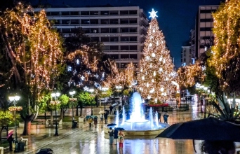 Γιορτινή Αθήνα: η θλιβερή διαφορά της από άλλες ευρωπαϊκές πόλεις