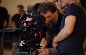 Η «Σπασμένη Φλέβα» του Γιάννη Οικονομίδη ξεπέρασε τα 141.000 εισιτήρια και απέδειξε ότι το ελληνικό arthouse μπορεί να βρει μαζικό κοινό