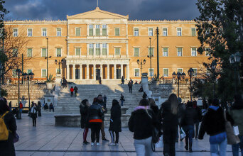 Πολιτικές προσδοκίες: Κάποιος - κάποια να μας σώσει επειγόντως