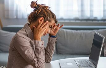 Γιατί νιώθουμε κουρασμένοι ακόμη και μετά τις διακοπές;