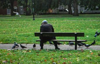 Μοναξιά και κοινωνική απομόνωση: Το πρόβλημα στο μικροσκόπιο