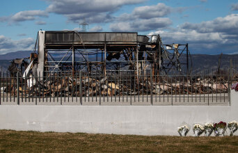 Οι κατεστραμμένες εγκαταστάσεις από την έκρηξη και πυρκαγιά στη «Βιολάντα» στα Τρίκαλα © ΘΑΝΑΣΗΣ ΚΑΛΛΙΑΡΑΣ/EUROKINISSI