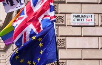 Το Brexit έρχεται να συλλέξει το χρέος του