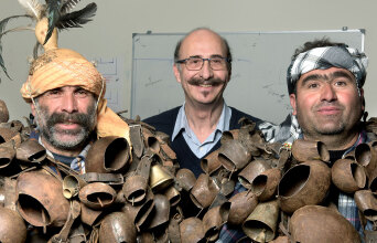 Λεσβιακές Απόκριες: Οι Κουδουνάτοι και τα παγανιστικά έθιμά τους