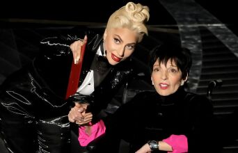 Λάιζα Μινέλι: Καταγγέλλει ότι τα Όσκαρ την ανάγκασαν να εμφανιστεί σε αναπηρικό αμαξίδιο το 2022 - Αποκαλύψεις στα απομνημονεύματα της θρυλικής σταρ 