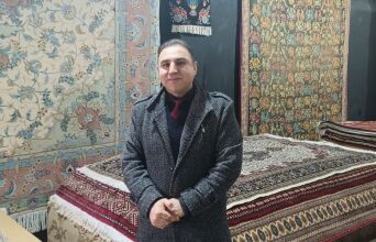 Ο Χαμίντ φέρνει την ιρανική παράδοση του χαλιού στη Νέα Ιωνία