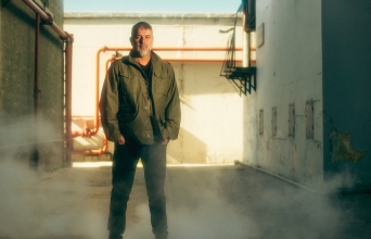 Βασίλης Μπισμπίκης: Η επιβίωση μπορεί να σε κάνει ζώο