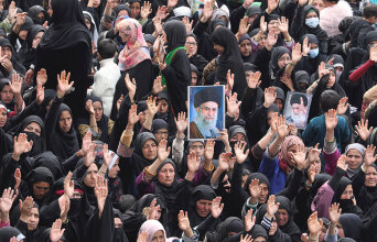 Οι επίγονοι του Χαμενεΐ, οι σύγχρονοι «ασασίνοι» και η σκοτεινή βία του περσικού ολοκληρωτισμού