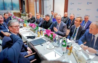 Ο θρίαμβος του ακατανόητου: Πώς μια μονίμως απρόβλεπτη κατάσταση απειλεί τη δημοκρατία παγκοσμίως