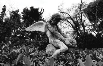 «Έρωτας που σπάζει το τόξο του» [π. 1896], γλυπτό του Γεώργιου Βρούτου