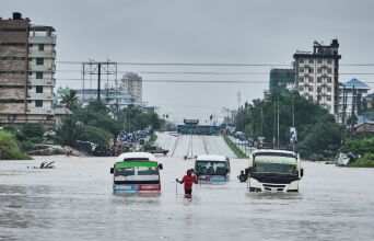 ΟΗΕ: Νέα προειδοποίηση για το κλίμα - Ο πλανήτης σε ιστορική ανισορροπία καθώς το αναμενόμενο Ελ Νίνιο απειλεί με νέα ρεκόρ ζέστης.